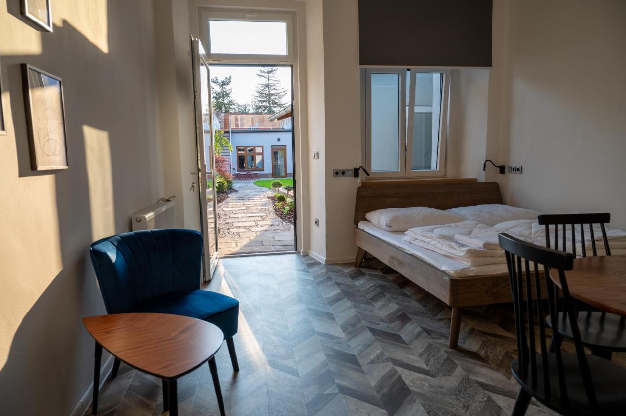 Art Hostel & Apartments Dvůr Králové nad Labem 外观 照片