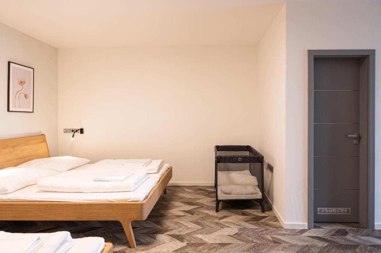 Art Hostel & Apartments Dvůr Králové nad Labem 外观 照片