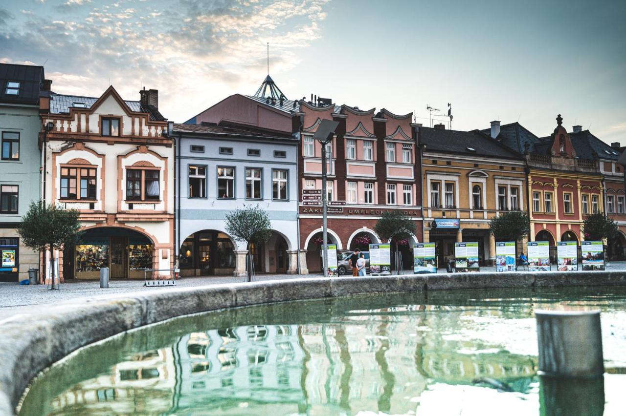 Art Hostel & Apartments Dvůr Králové nad Labem 外观 照片