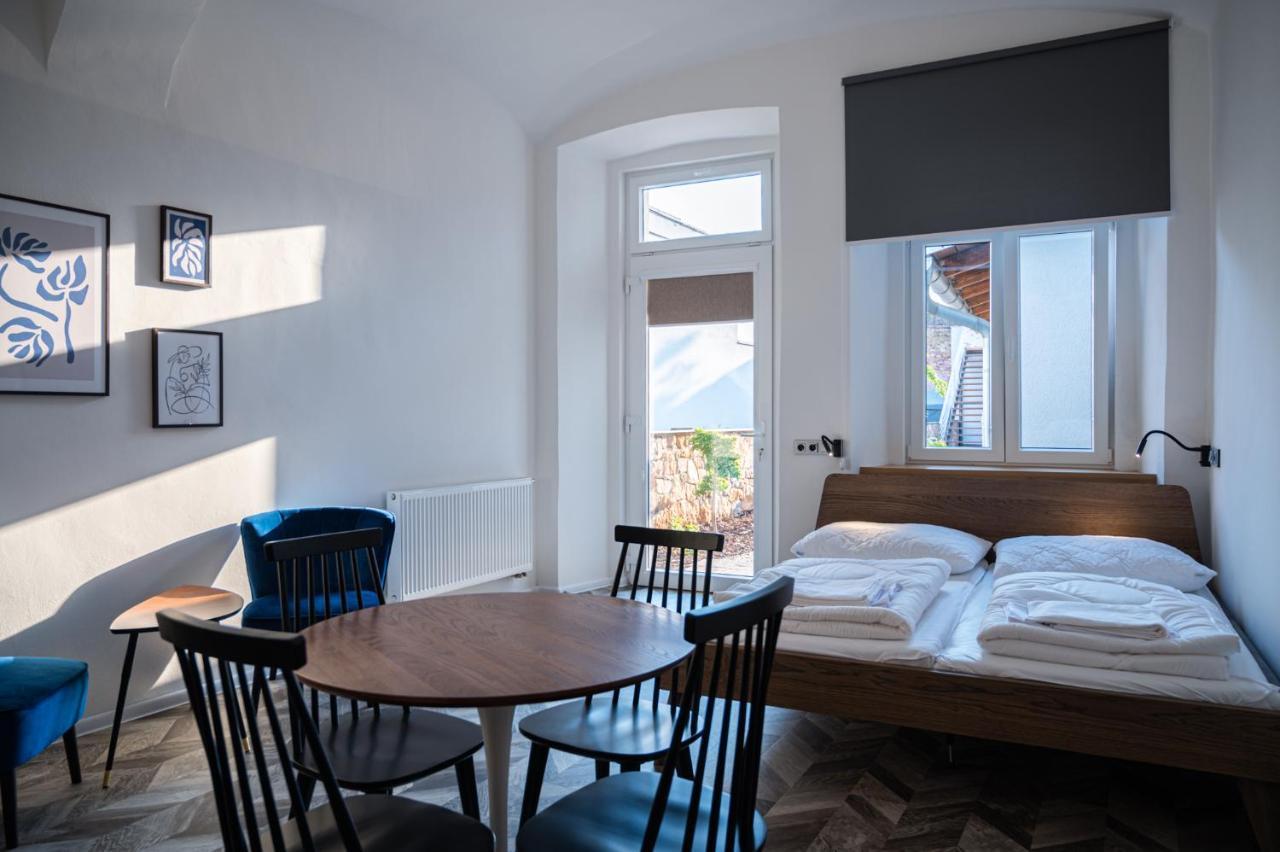 Art Hostel & Apartments Dvůr Králové nad Labem 外观 照片